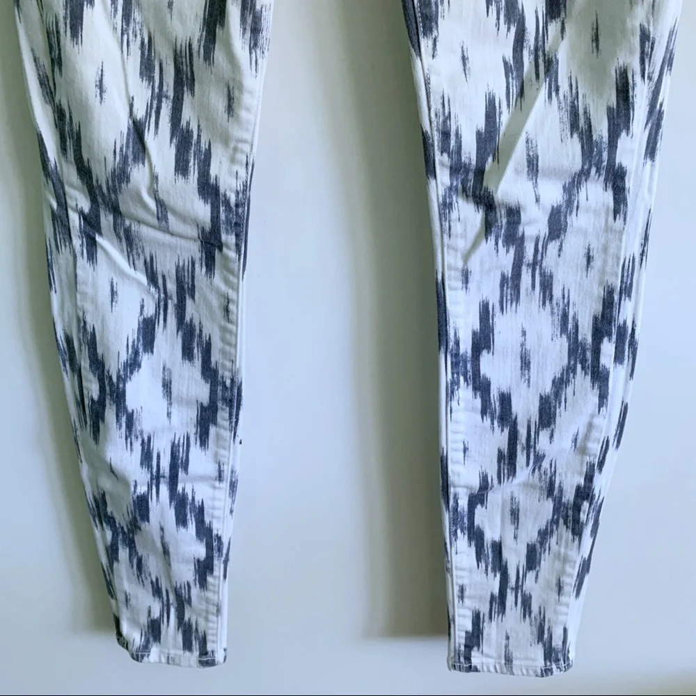 PAIGE Woman’s Verdugo Ultra Skinny Alexandria Ikat Print Jeans Size 26 - Picture 3 of 7
